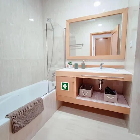 Apartment Mountain View, Portimao, Da Rocha, Ac & Wifi *